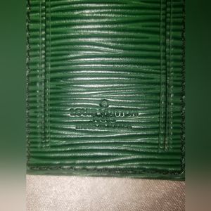 LV vintage Luggage Tag in Green Epi Leather